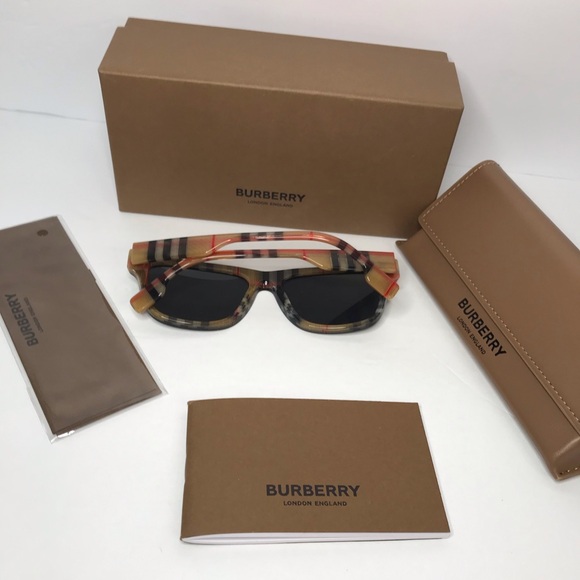 💯 - Authentic New BURBERRY BE4293 380687 black vintage check frame with grey… - Picture 16 of 16